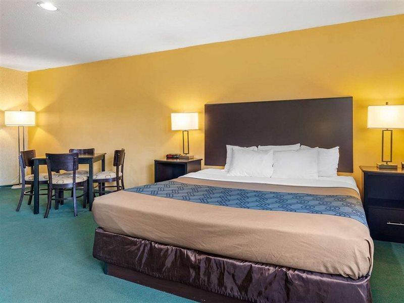 Econo Lodge Wausau - Rothschild Eksteriør billede