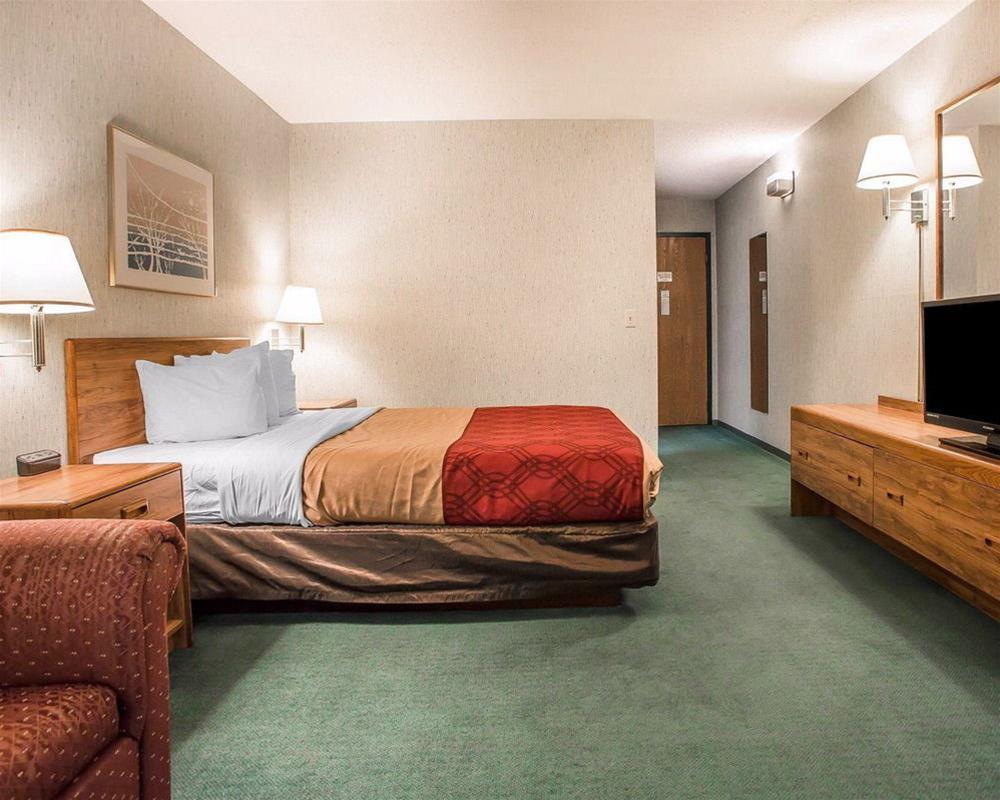 Econo Lodge Wausau - Rothschild Eksteriør billede