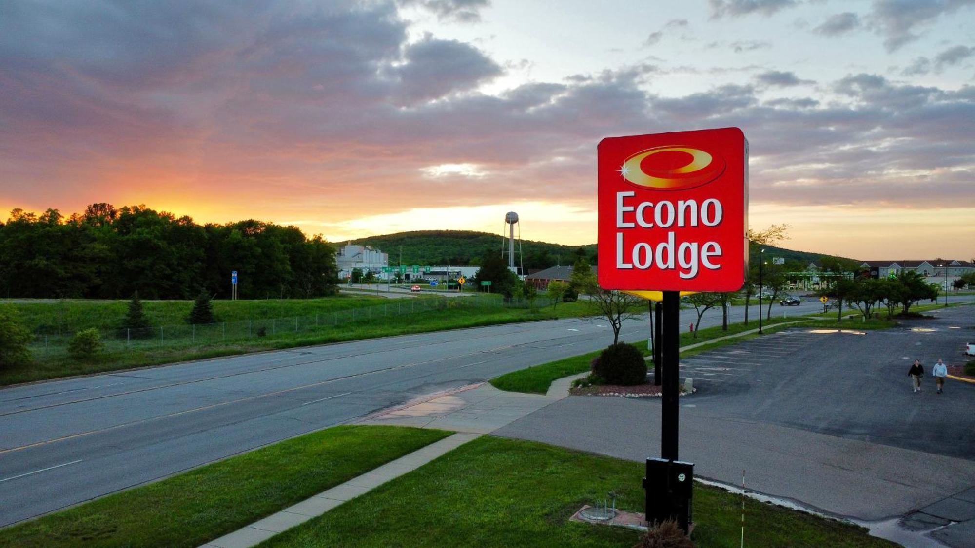 Econo Lodge Wausau - Rothschild Eksteriør billede
