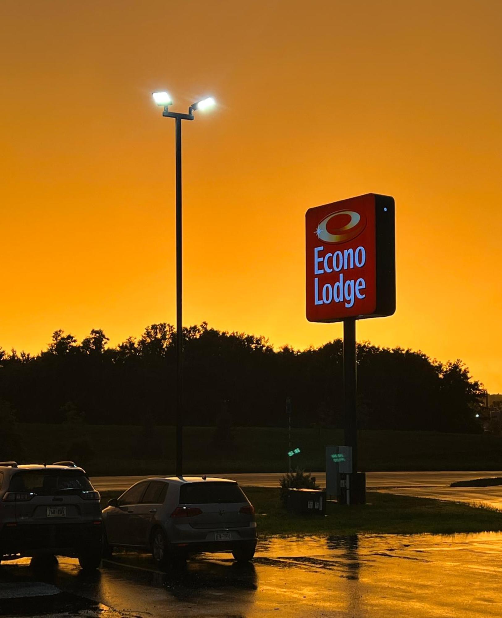 Econo Lodge Wausau - Rothschild Eksteriør billede