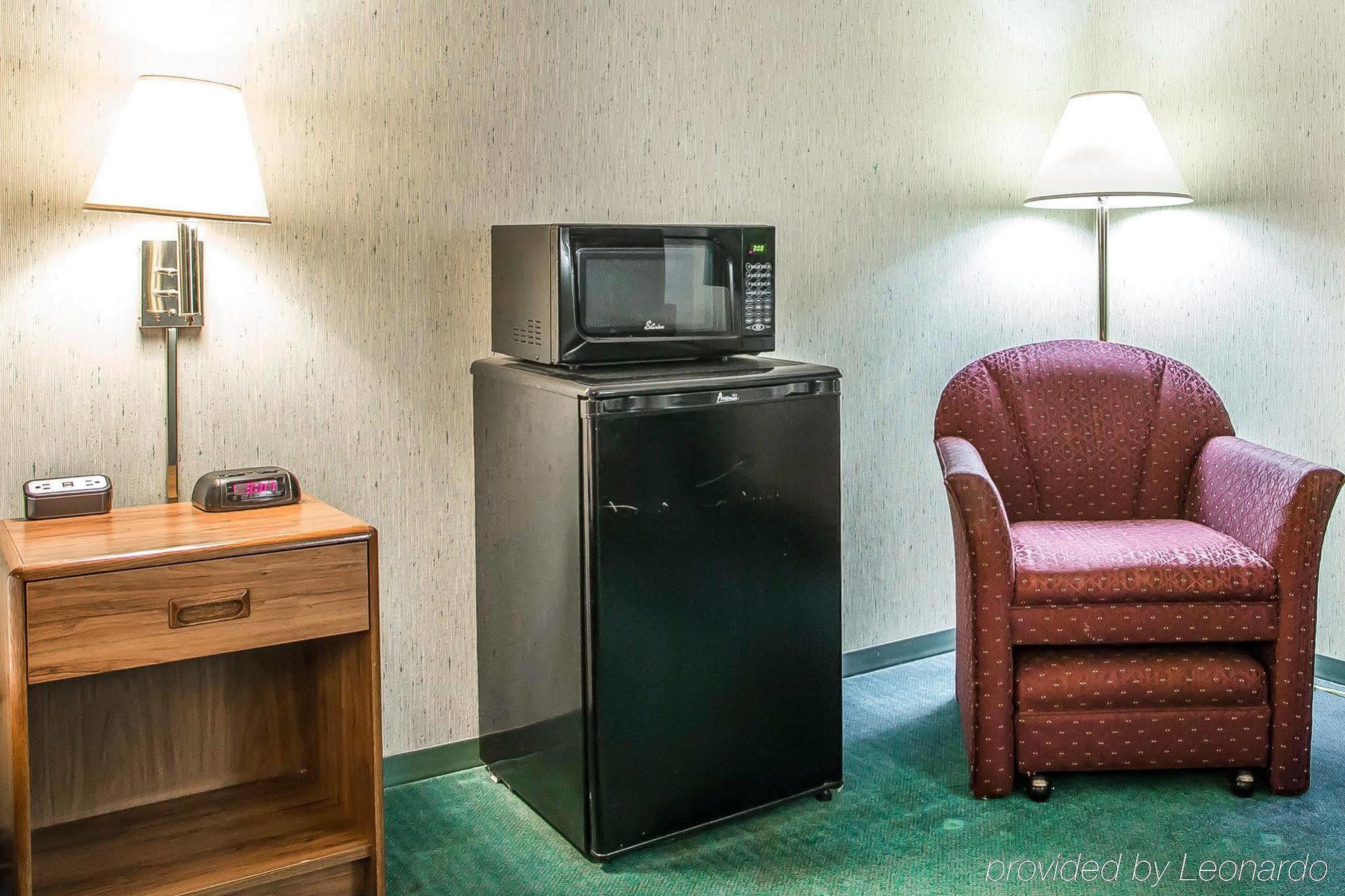 Econo Lodge Wausau - Rothschild Eksteriør billede