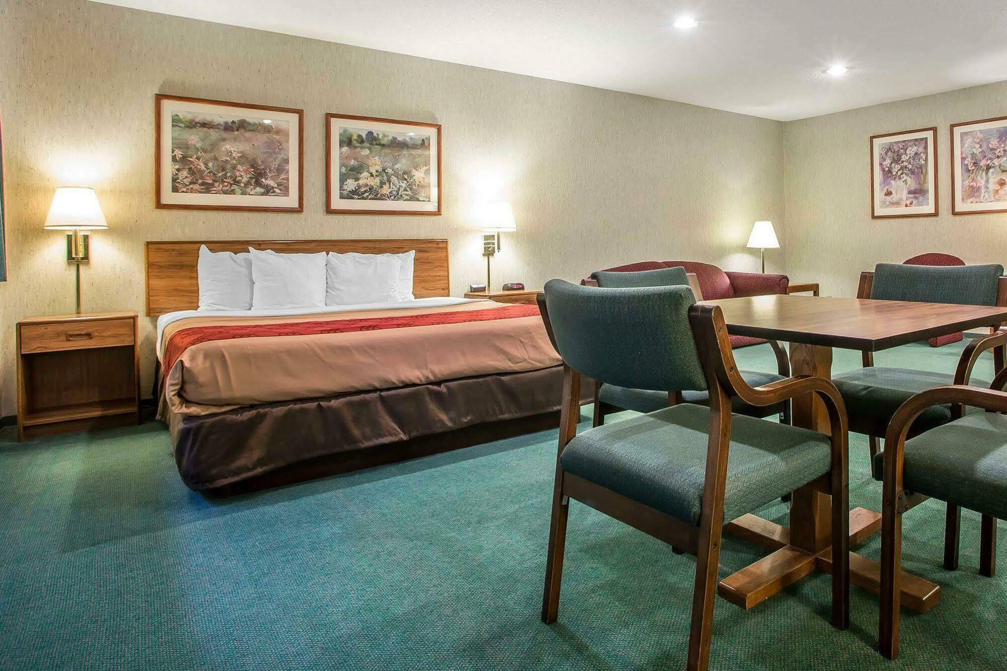 Econo Lodge Wausau - Rothschild Eksteriør billede