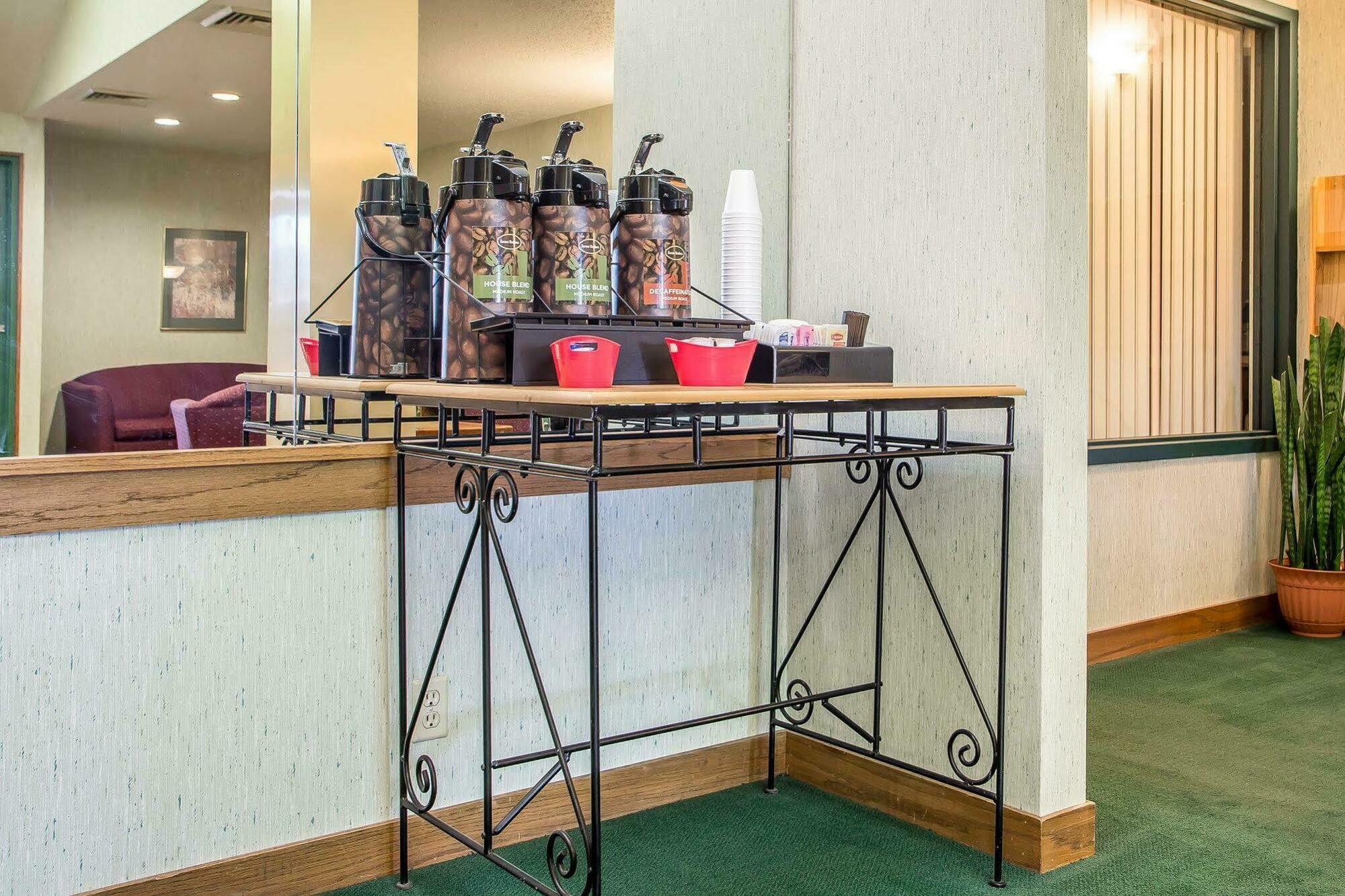 Econo Lodge Wausau - Rothschild Eksteriør billede